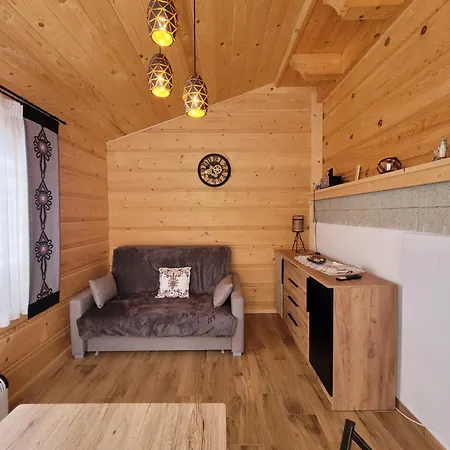 Kuznia Pod Lipa 샬레 *